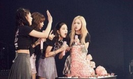 BLACKPINK：照亮天空,闪耀星空，点亮青春梦想